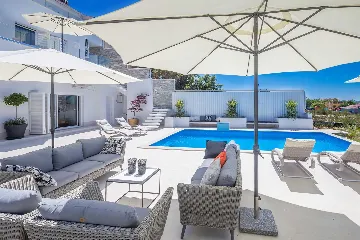 6-Bedroom Villa with Private Pool in Punat
