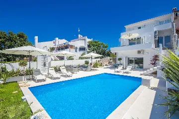 6-Bedroom Villa with Private Pool in Punat