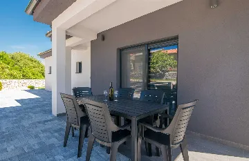 Modern Villa in Garica with Private Pool