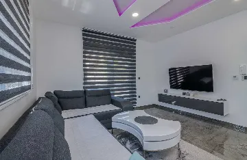 Modern Villa in Garica with Private Pool