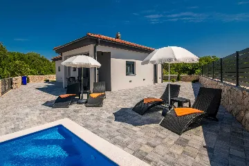 Modern Villa in Garica with Private Pool