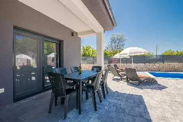 Modern Villa in Garica with Private Pool