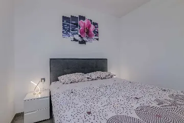 Modern Villa in Garica with Private Pool