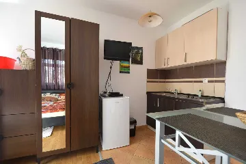 Studio Apartment in Vantačići with Balcony