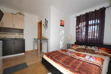 Studio Apartment in Vantačići with Balcony