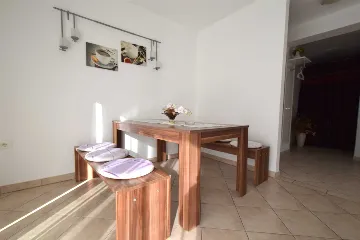 2-Bedroom Apartment with Balcony in Vantačići