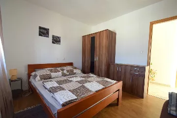 2-Bedroom Apartment with Balcony in Vantačići