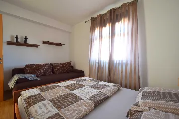 2-Bedroom Apartment with Balcony in Vantačići