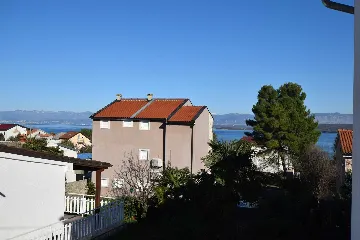 2-Bedroom Apartment with Balcony in Vantačići