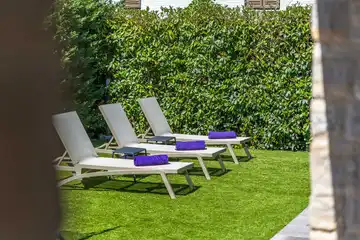 Njivice Apartment for 4 Guests with Private Pool