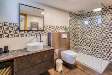 Njivice Apartment for 4 Guests with Private Pool