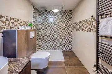 Njivice Apartment for 4 Guests with Private Pool