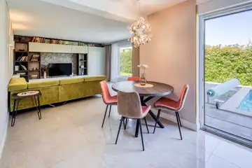 Njivice Apartment for 4 Guests with Private Pool