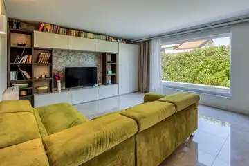 Njivice Apartment for 4 Guests with Private Pool