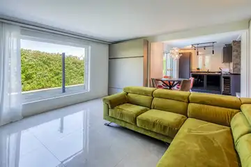 Njivice Apartment for 4 Guests with Private Pool