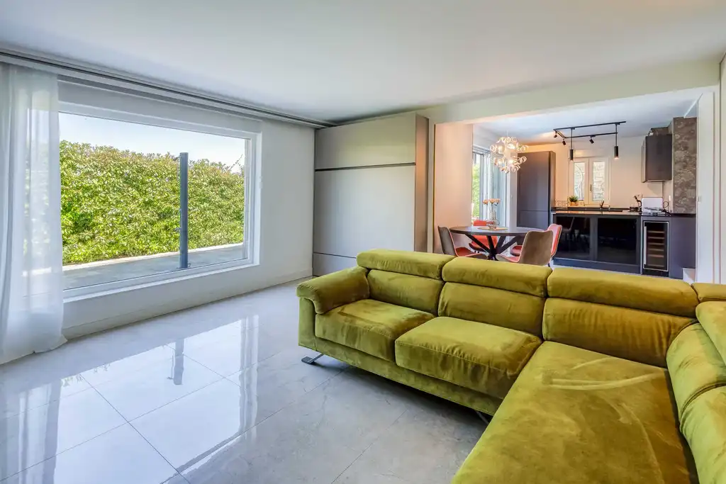 Njivice Apartment for 4 Guests with Private Pool