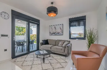 2-Bedroom Apartment with Private Pool in Njivice