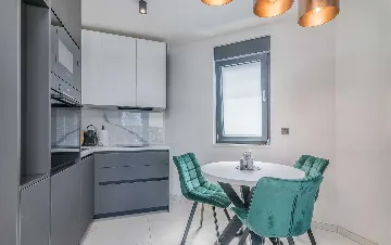 2-Bedroom Apartment with Private Pool in Njivice