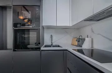 2-Bedroom Apartment with Private Pool in Njivice