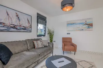 2-Bedroom Apartment with Private Pool in Njivice