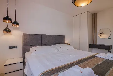 2-Bedroom Apartment with Private Pool in Njivice