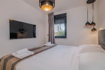 2-Bedroom Apartment with Private Pool in Njivice