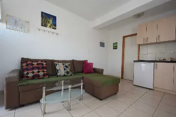 One-Bedroom Apartment in Vantačići for 2 Guests
