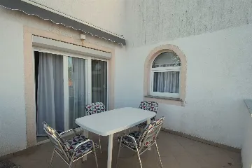 One-Bedroom Apartment in Vantačići for 2 Guests