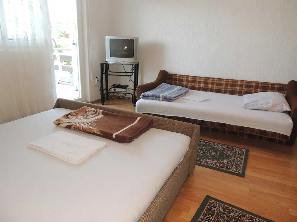 Malinska 1-Bedroom Apartment with Terrace