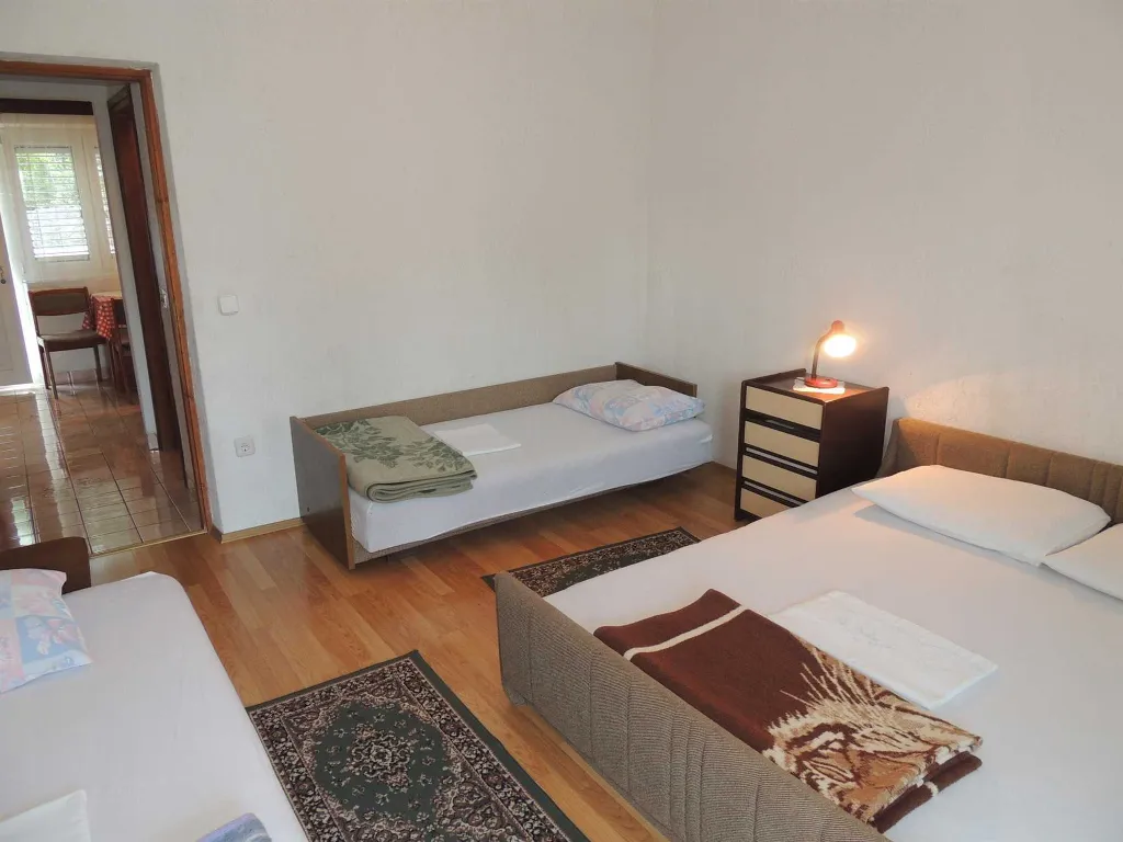 Malinska 1-Bedroom Apartment with Terrace