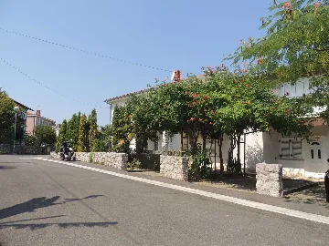 Malinska 1-Bedroom Apartment with Terrace