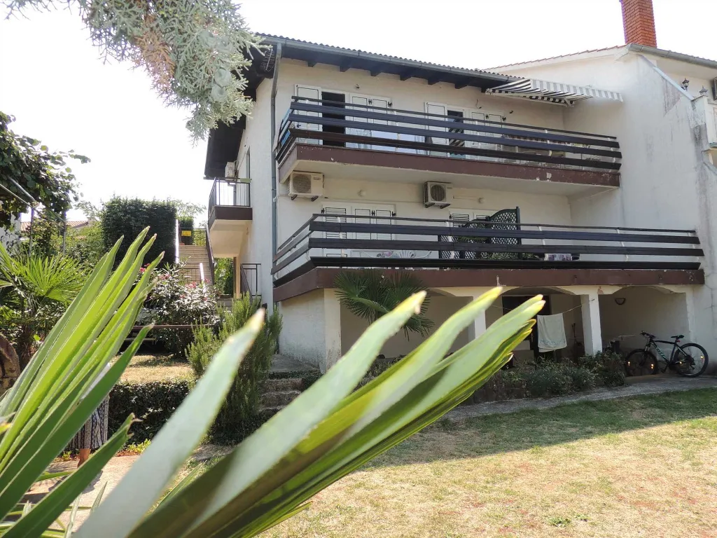 Malinska 1-Bedroom Apartment with Terrace