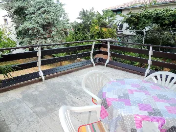 Ground-Floor Apartment for 4 in Malinska