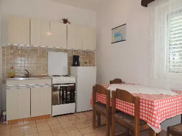 Ground-Floor Apartment for 4 in Malinska