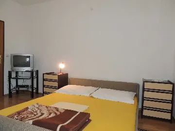 Ground-Floor Apartment for 4 in Malinska