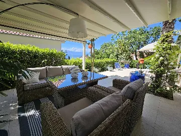 Njivice Apartment with Sea View Terrace