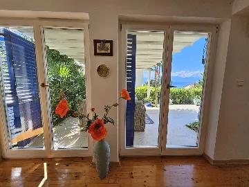 Njivice Apartment with Sea View Terrace