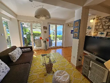 Njivice Apartment with Sea View Terrace