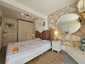 Njivice Apartment with Sea View Terrace