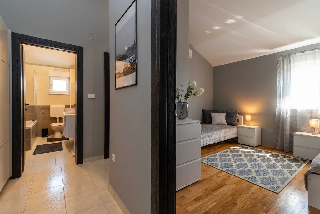 Trogir Apartment with Terrace and Balcony