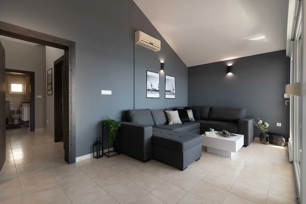 Trogir Apartment with Terrace and Balcony