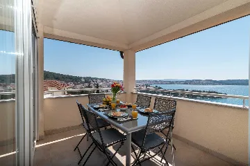 Trogir Apartment with Terrace and Balcony
