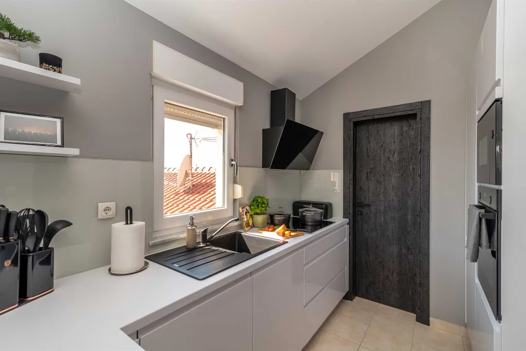 Trogir Apartment with Terrace and Balcony