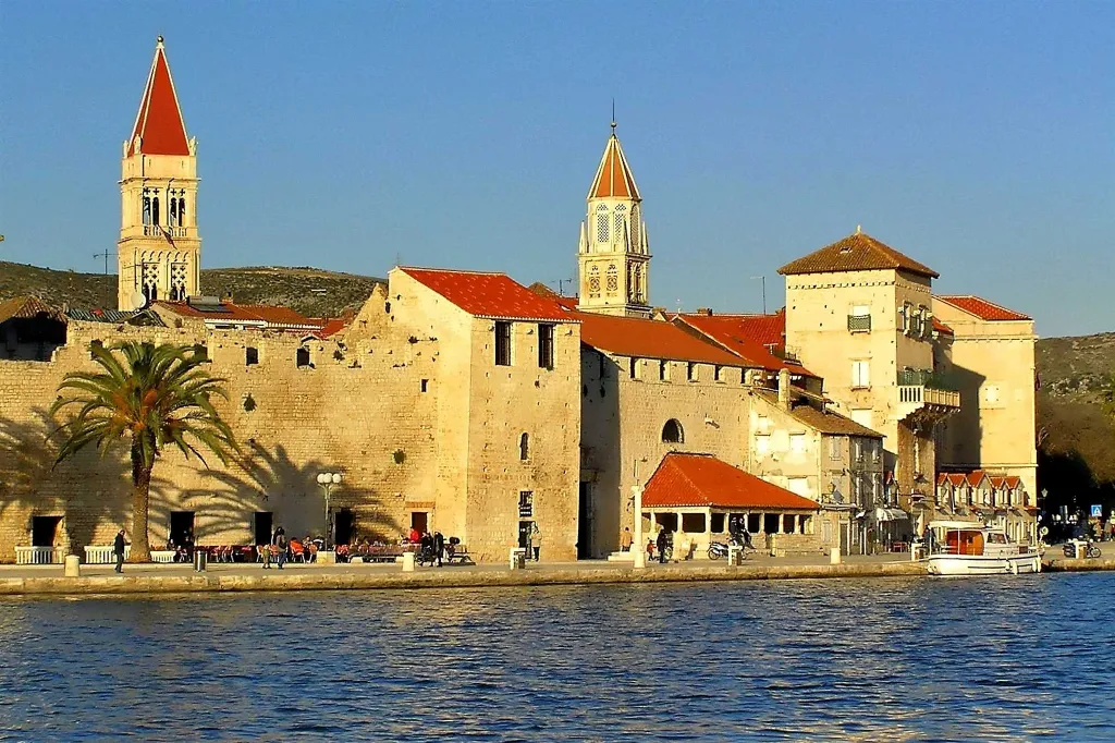 One-Bedroom Apartment with Balcony View in Trogir