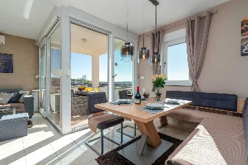 Trogir 2-Bedroom Apartment with Dedicated Parking