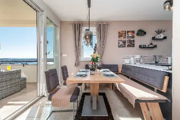 Trogir 2-Bedroom Apartment with Dedicated Parking