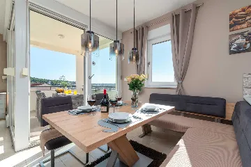 Trogir 2-Bedroom Apartment with Dedicated Parking