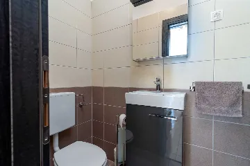 Trogir 2-Bedroom Apartment with Dedicated Parking