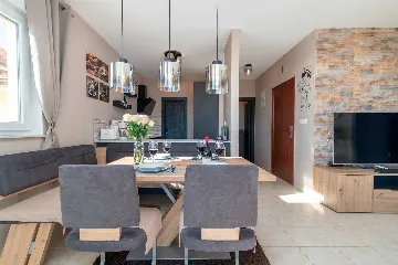 Trogir 2-Bedroom Apartment with Dedicated Parking