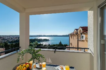 Trogir 2-Bedroom Apartment with Dedicated Parking